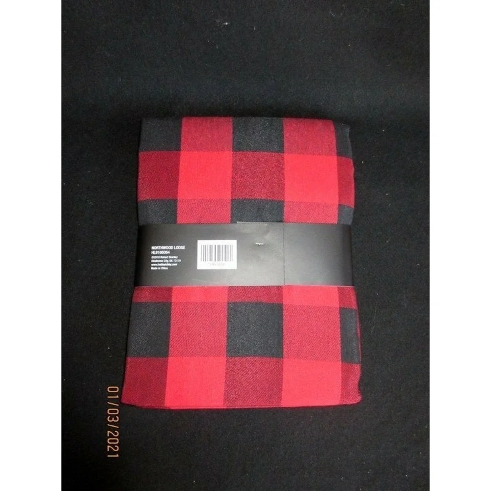 NWT Robert Stanley Northwood Lodge 84x60 Tablecloth Red/Black Buffalo Check Plai